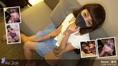 瘦小紧緻的女孩萝希想要被色情明星操